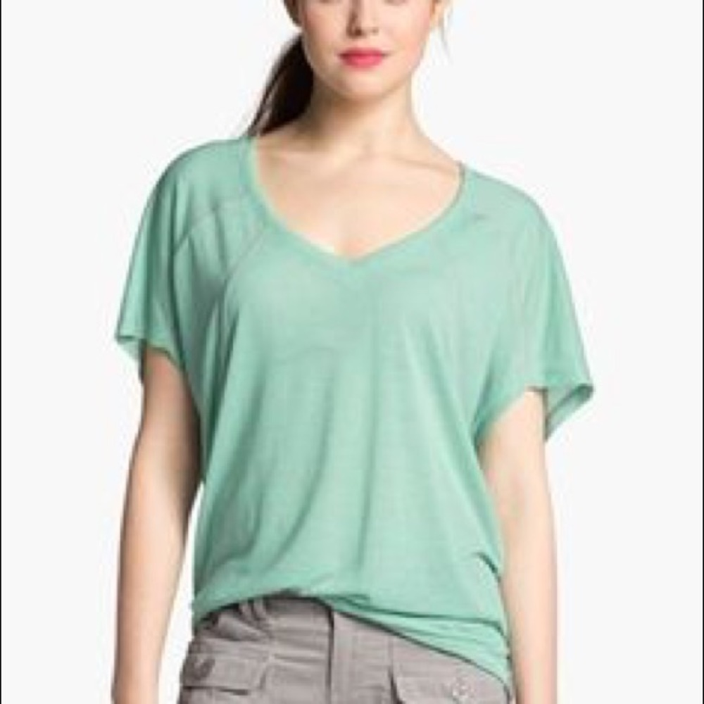 Pleione | Contrast Trim Wedge Tee